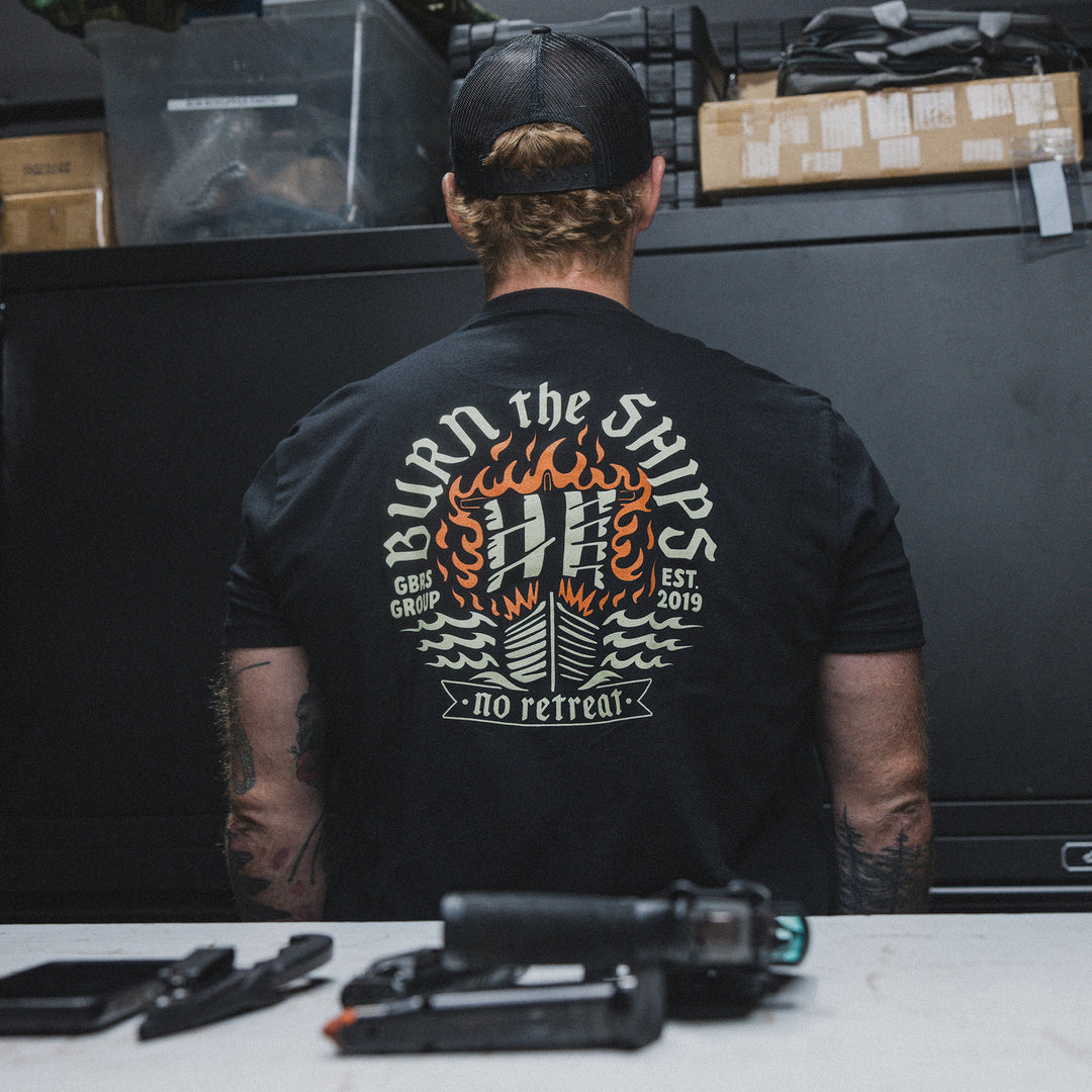 Campfire Cooking In Another World With My Absurd Skill - Camiseta informal táctica de entrenamiento militar